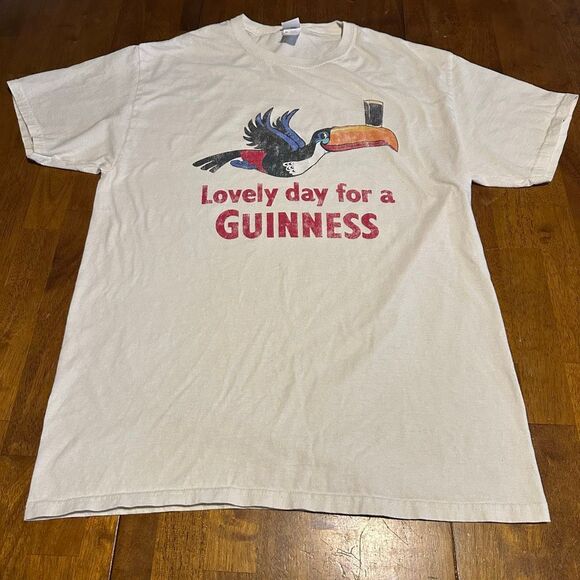 Guinness Lovely Day T-Shirt Beige Vintage Style Graphic Print Mens Size M - Picture 1 of 7